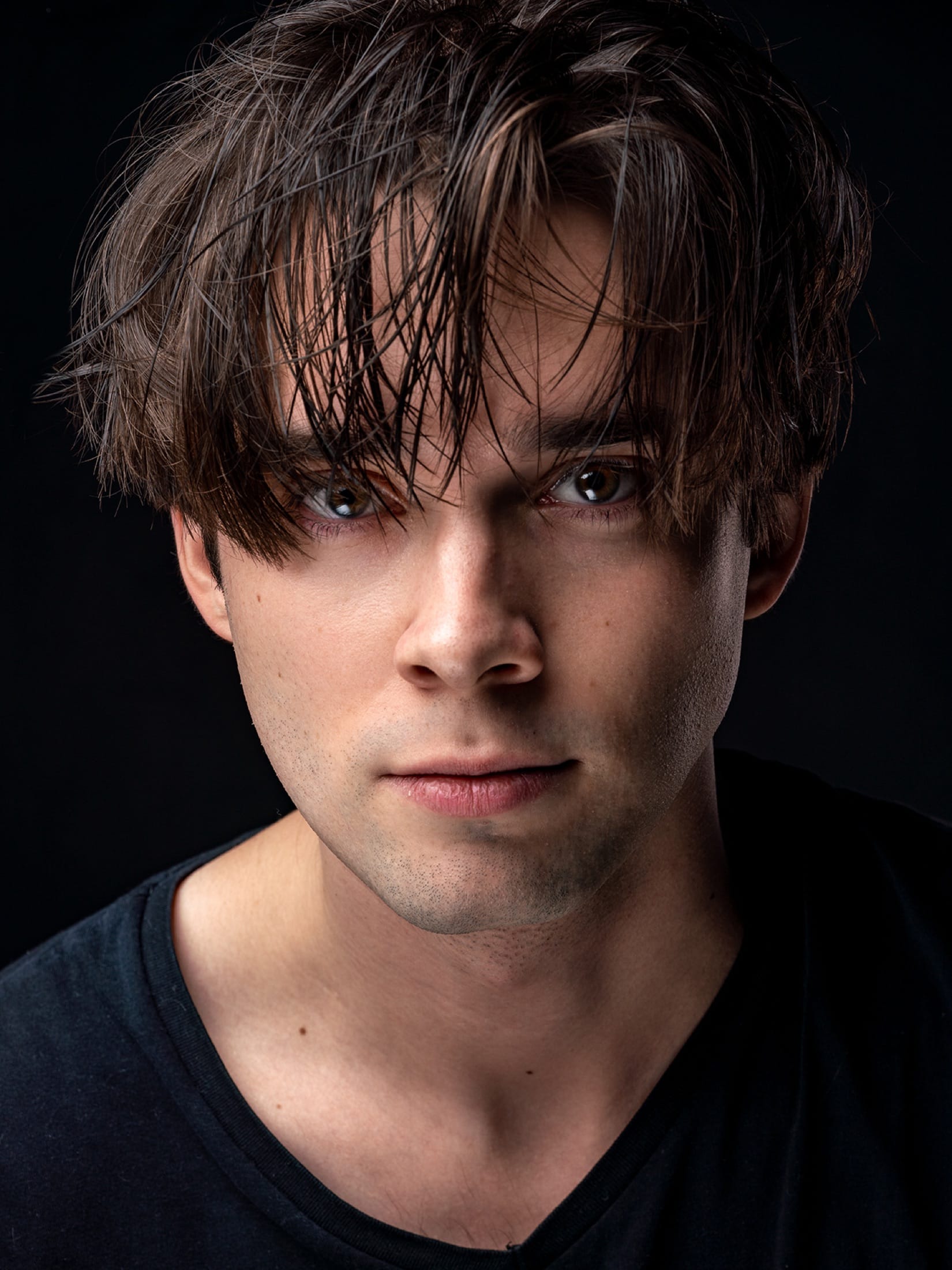 Close portrait, dark background